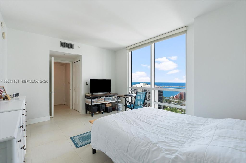 218 SE 14th St 2208, Miami, FL 33131