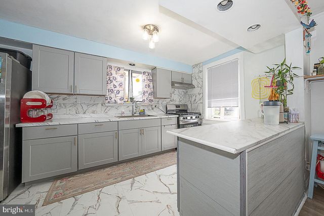188 E ESSEX AVE, Lansdowne, PA 19050