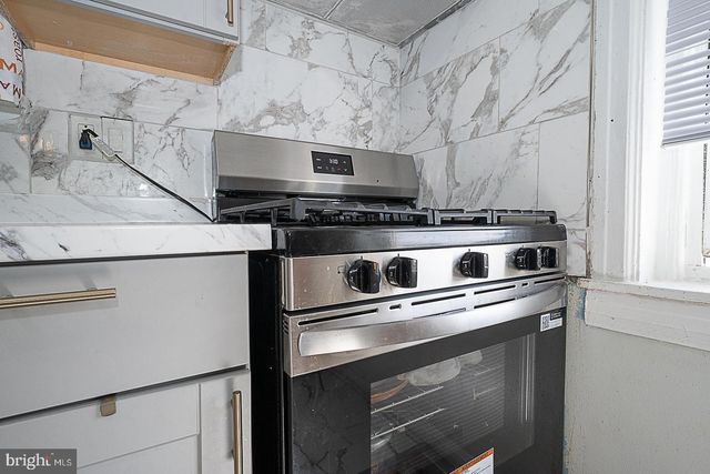 188 E ESSEX AVE, Lansdowne, PA 19050