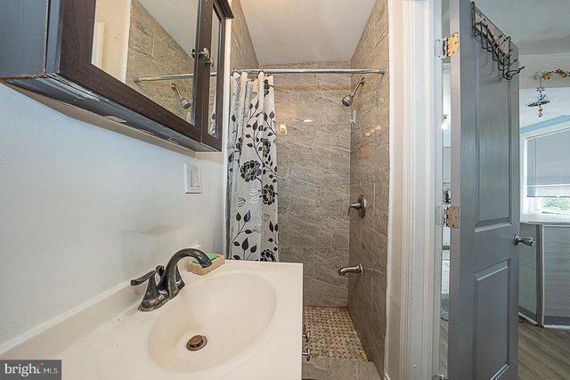 188 E ESSEX AVE, Lansdowne, PA 19050