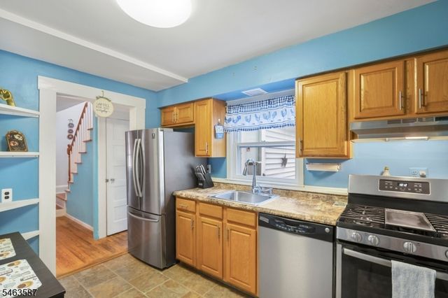 124 Jefferson St, Wanaque Boro, NJ 07420