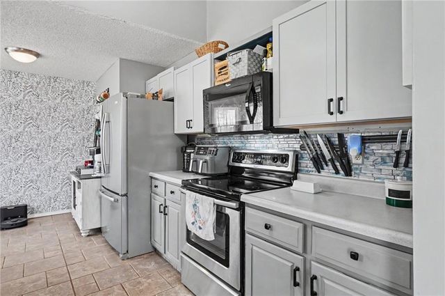 3028 W 30th Court, Lawrence, KS 66047