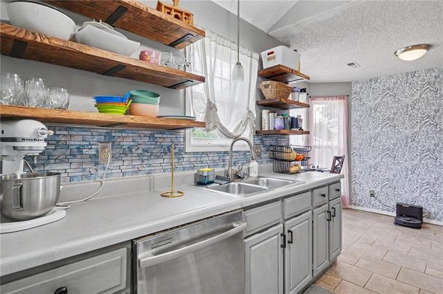 3028 W 30th Court, Lawrence, KS 66047