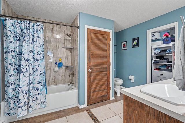 3028 W 30th Court, Lawrence, KS 66047