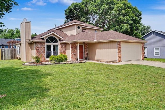 3028 W 30th Court, Lawrence, KS 66047