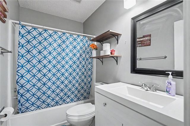 3028 W 30th Court, Lawrence, KS 66047