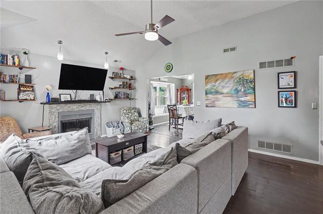 3028 W 30th Court, Lawrence, KS 66047