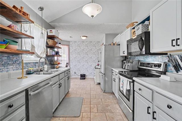 3028 W 30th Court, Lawrence, KS 66047
