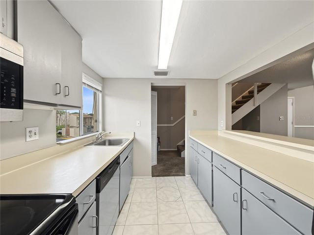 566 ORANGE DRIVE 43, Altamonte Springs, FL 32701