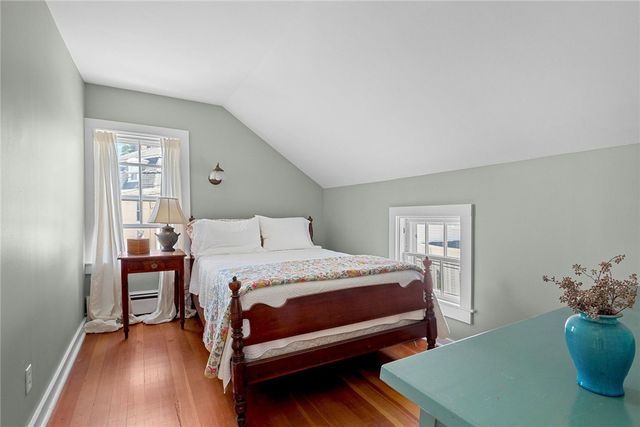 8 Sanford Street, Newport, RI 02840