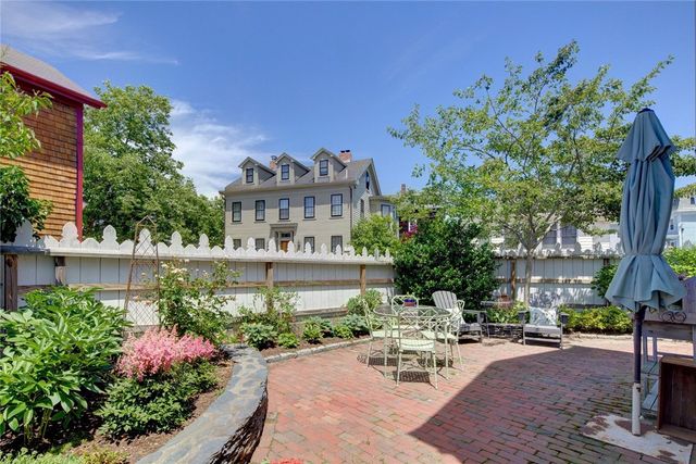 8 Sanford Street, Newport, RI 02840