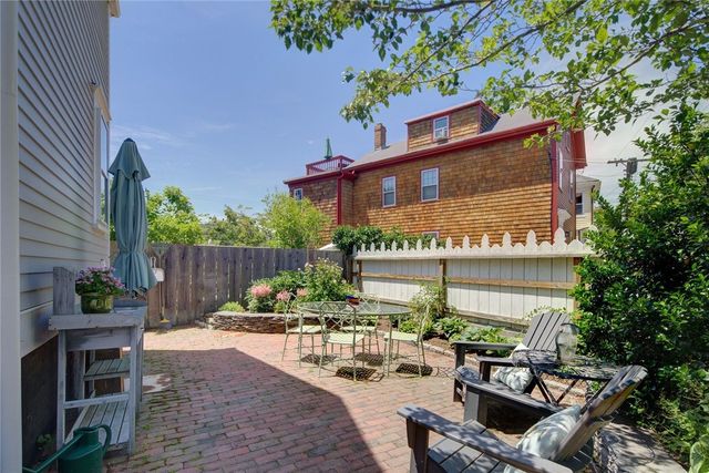 8 Sanford Street, Newport, RI 02840