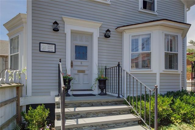 8 Sanford Street, Newport, RI 02840