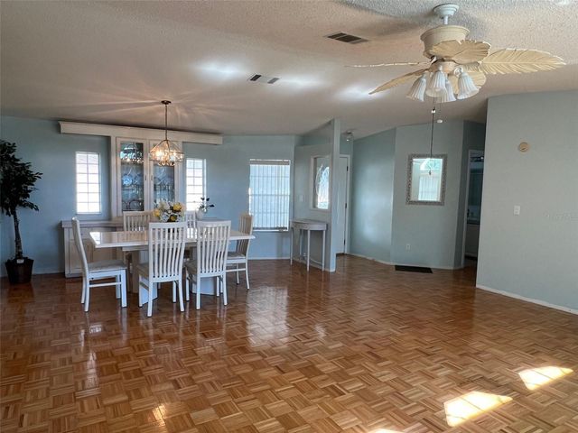 11300 124TH AVENUE 40, Largo, FL 33778