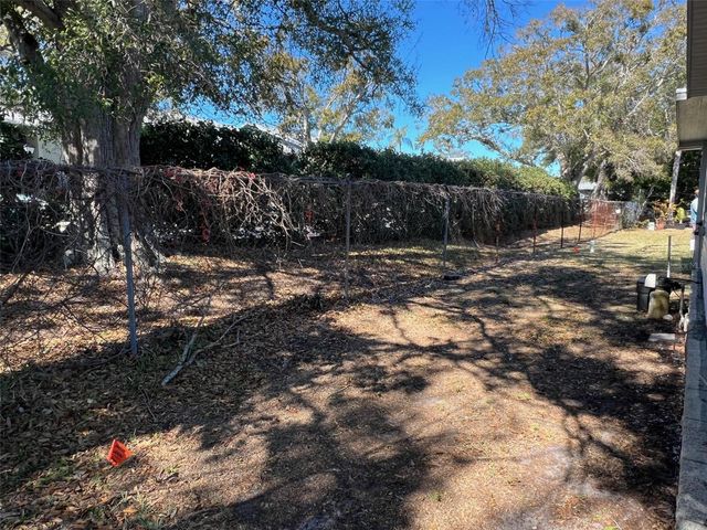 11300 124TH AVENUE 40, Largo, FL 33778