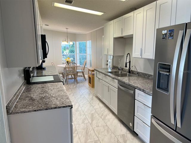 11300 124TH AVENUE 40, Largo, FL 33778