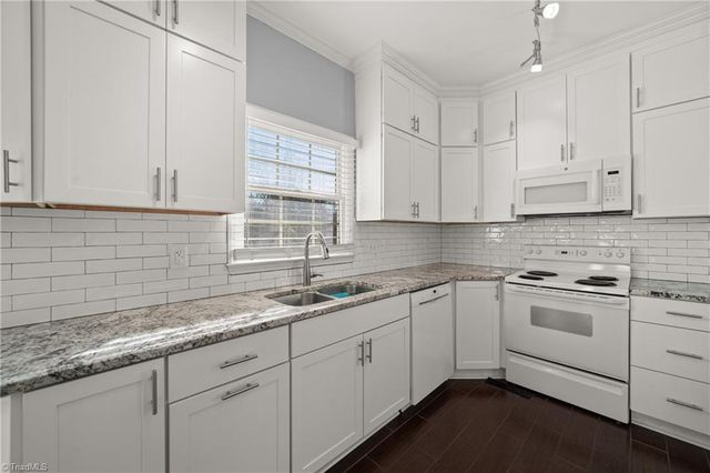 1154 Browns Run Drive, Kernersville, NC 27284