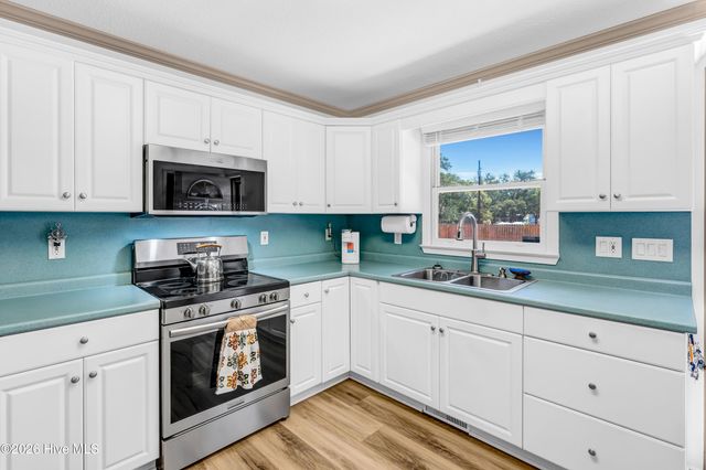 3908 Cross Street SE, Bolivia, NC 28422