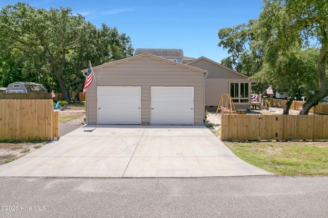 3908 Cross Street SE, Bolivia, NC 28422