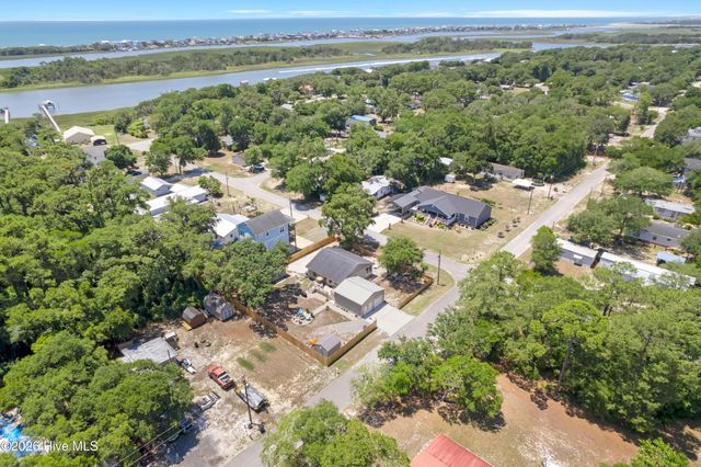 3908 Cross Street SE, Bolivia, NC 28422