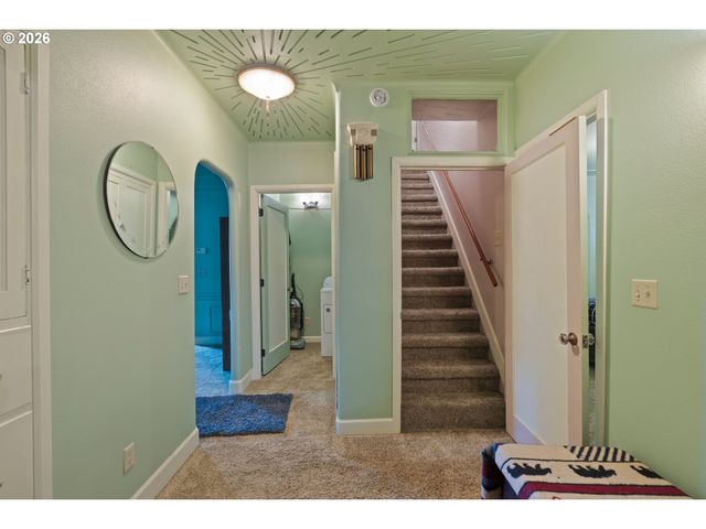 1365 Se OVERLOOK Ave, Roseburg, OR 97470