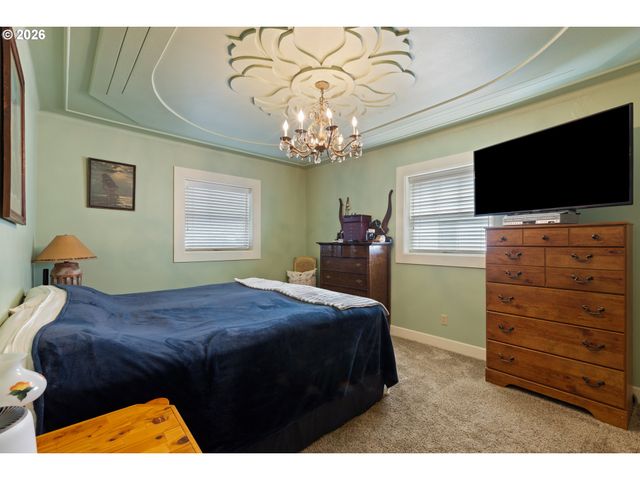 1365 Se OVERLOOK Ave, Roseburg, OR 97470