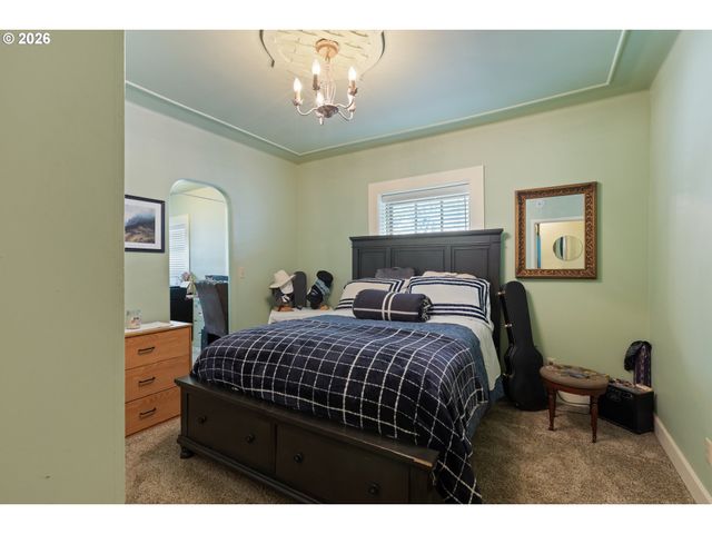 1365 Se OVERLOOK Ave, Roseburg, OR 97470