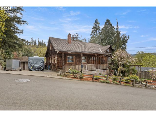 1365 Se OVERLOOK Ave, Roseburg, OR 97470