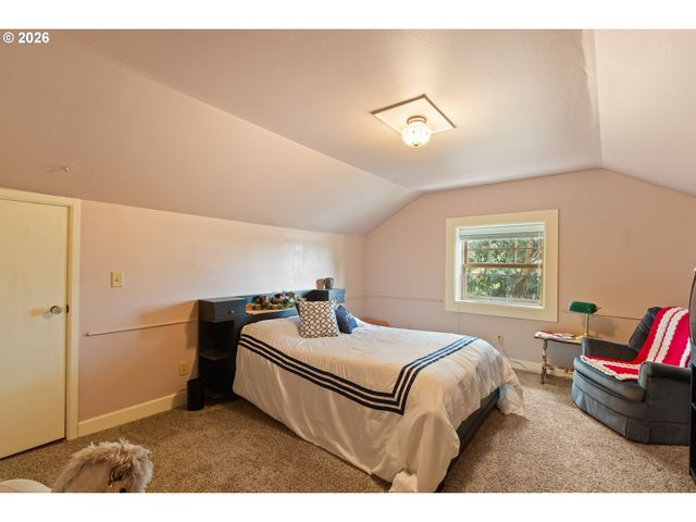 1365 Se OVERLOOK Ave, Roseburg, OR 97470