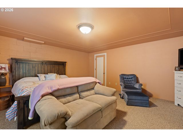 1365 Se OVERLOOK Ave, Roseburg, OR 97470