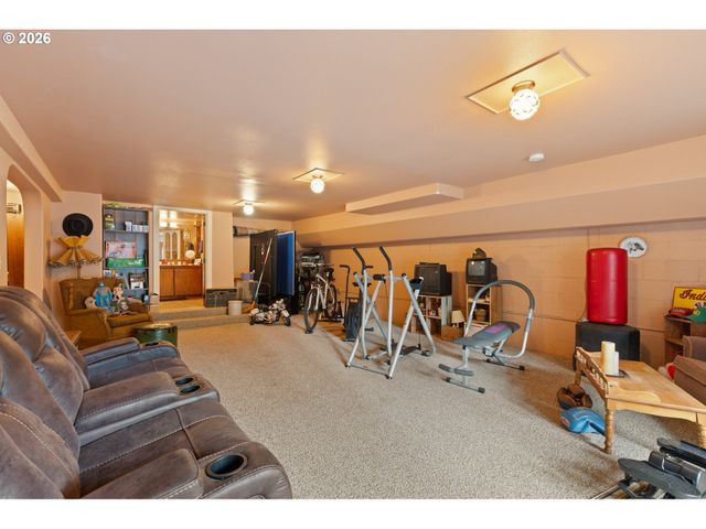 1365 Se OVERLOOK Ave, Roseburg, OR 97470