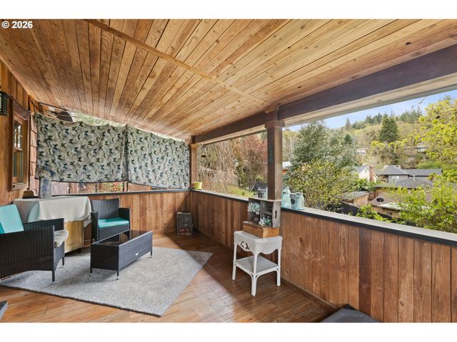 1365 Se OVERLOOK Ave, Roseburg, OR 97470