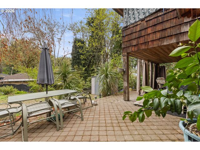 1365 Se OVERLOOK Ave, Roseburg, OR 97470