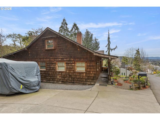 1365 Se OVERLOOK Ave, Roseburg, OR 97470