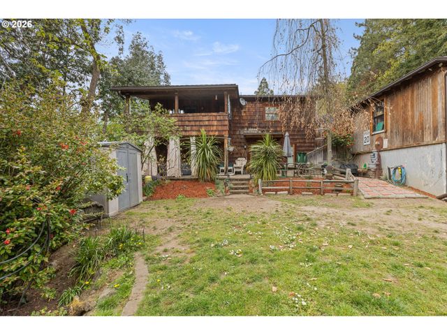 1365 Se OVERLOOK Ave, Roseburg, OR 97470