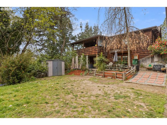 1365 Se OVERLOOK Ave, Roseburg, OR 97470