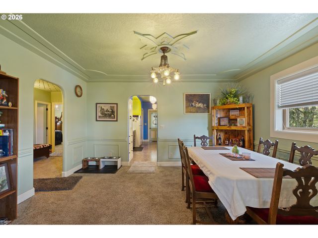 1365 Se OVERLOOK Ave, Roseburg, OR 97470