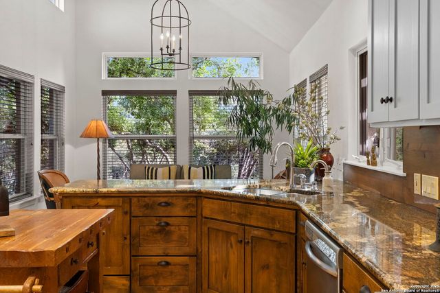 121 Saddle View, Boerne, TX 78006