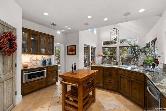 121 Saddle View, Boerne, TX 78006