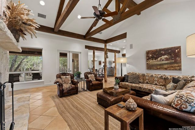 121 Saddle View, Boerne, TX 78006