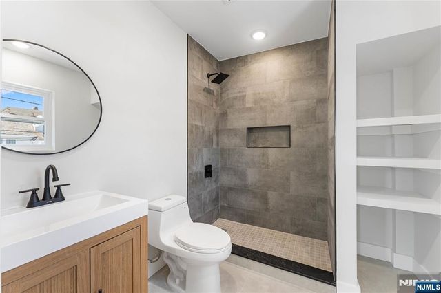 977 Sanford Avenue, Irvington, NJ 07111