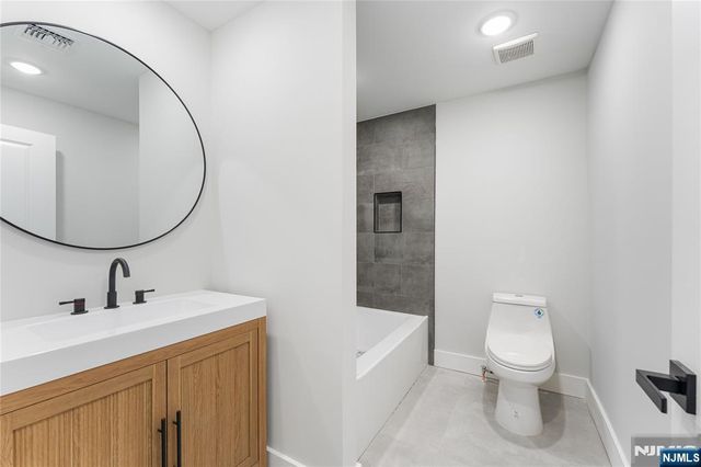 977 Sanford Avenue, Irvington, NJ 07111