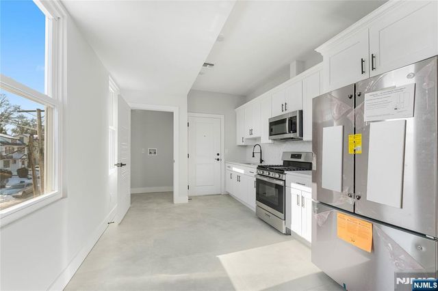 977 Sanford Avenue, Irvington, NJ 07111