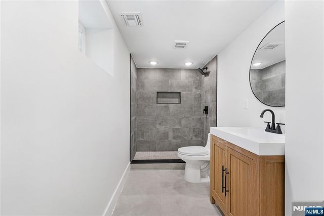 977 Sanford Avenue, Irvington, NJ 07111