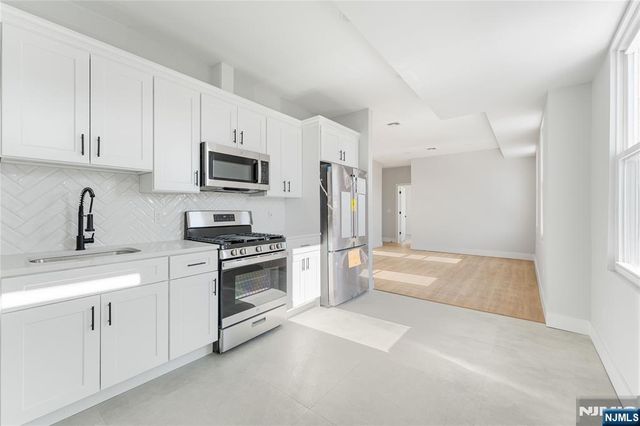 977 Sanford Avenue, Irvington, NJ 07111