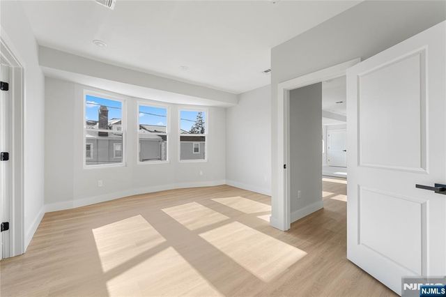 977 Sanford Avenue, Irvington, NJ 07111