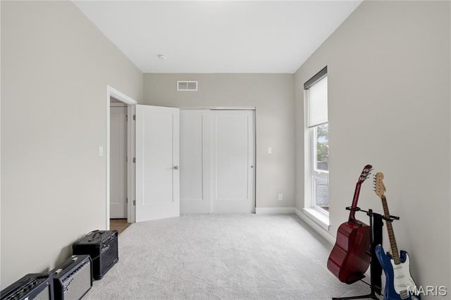 4328 Vista Avenue, St Louis, MO 63110