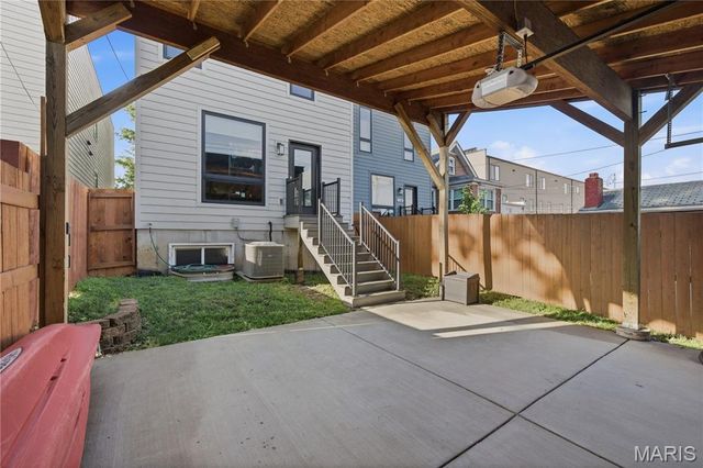 4328 Vista Avenue, St Louis, MO 63110