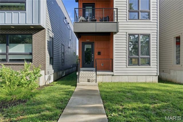 4328 Vista Avenue, St Louis, MO 63110