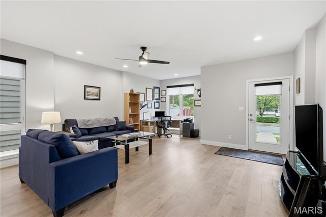 4328 Vista Avenue, St Louis, MO 63110